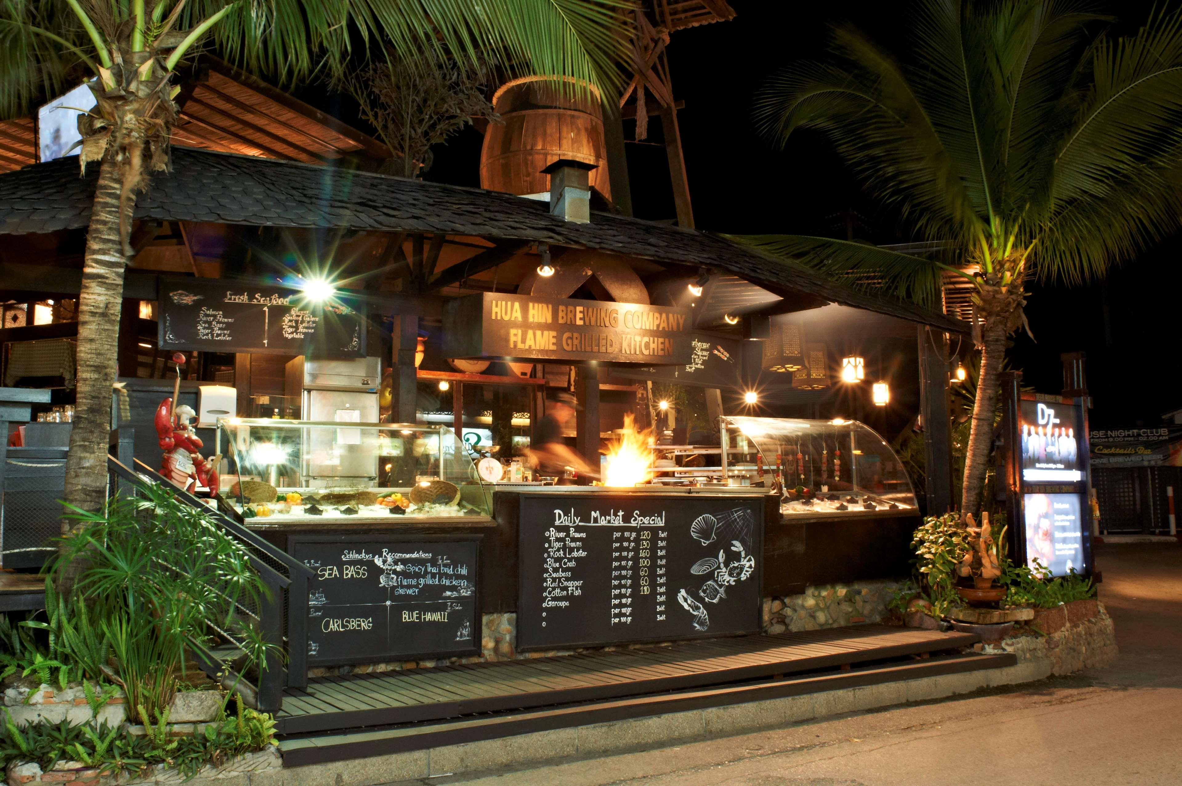 Hilton Hua Hin Resort & Spa Exterior foto A restaurant in Phuket, Thailand
