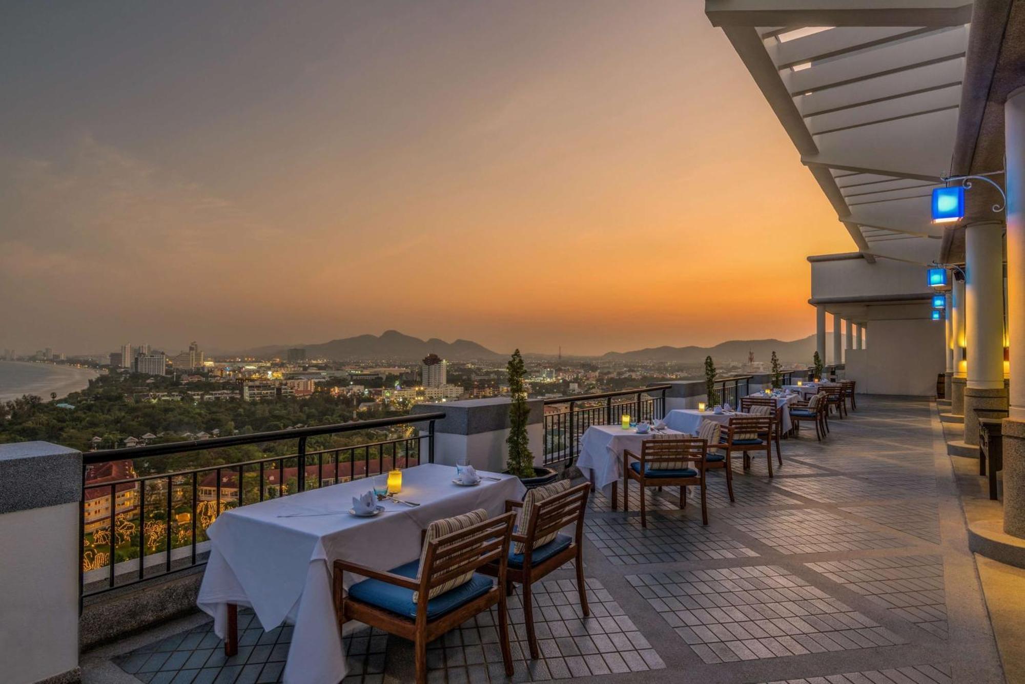 Hilton Hua Hin Resort & Spa Exterior foto The View